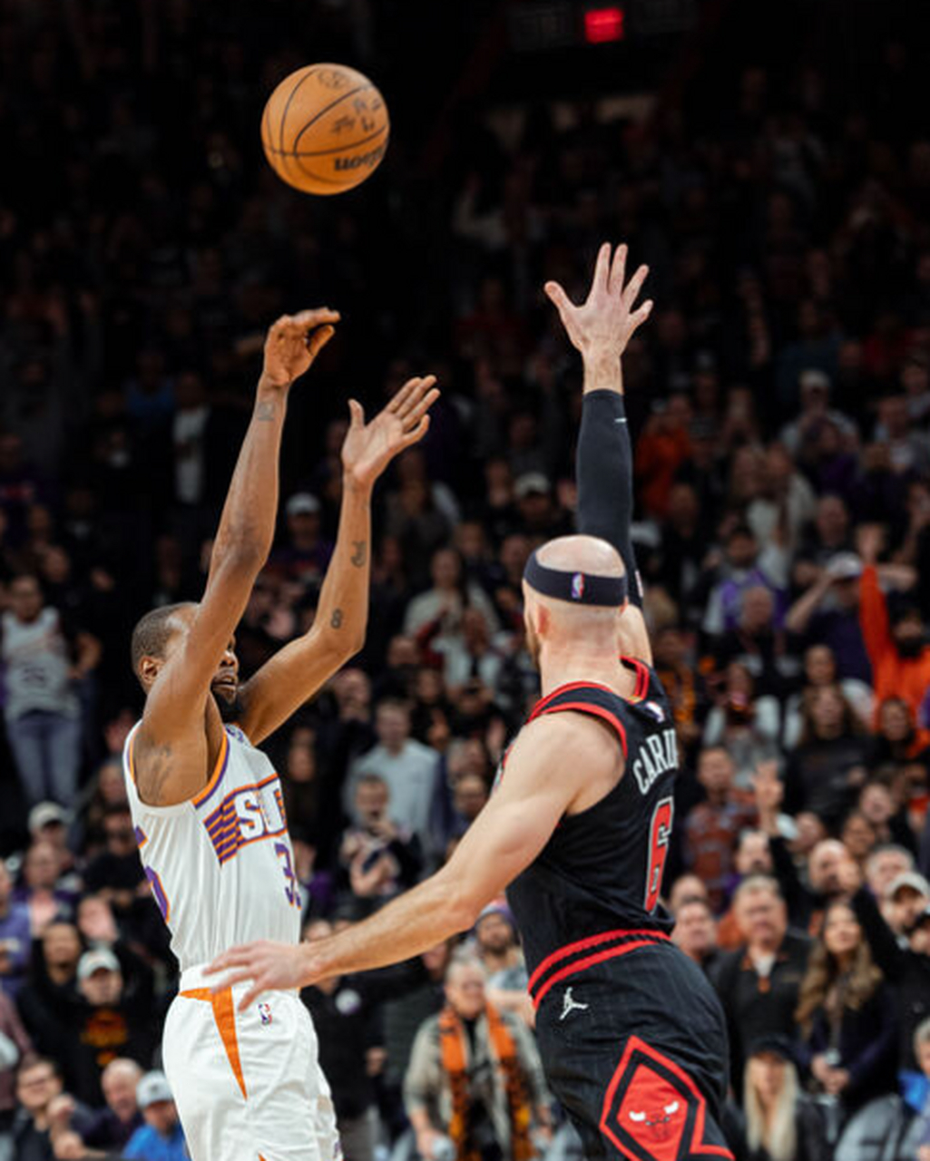 九游会- 巴西杜兰特运球出界 