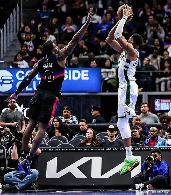 九游-字母哥回归赛场，战术调整首场状态亮眼，TL观众沸腾！的简单介绍